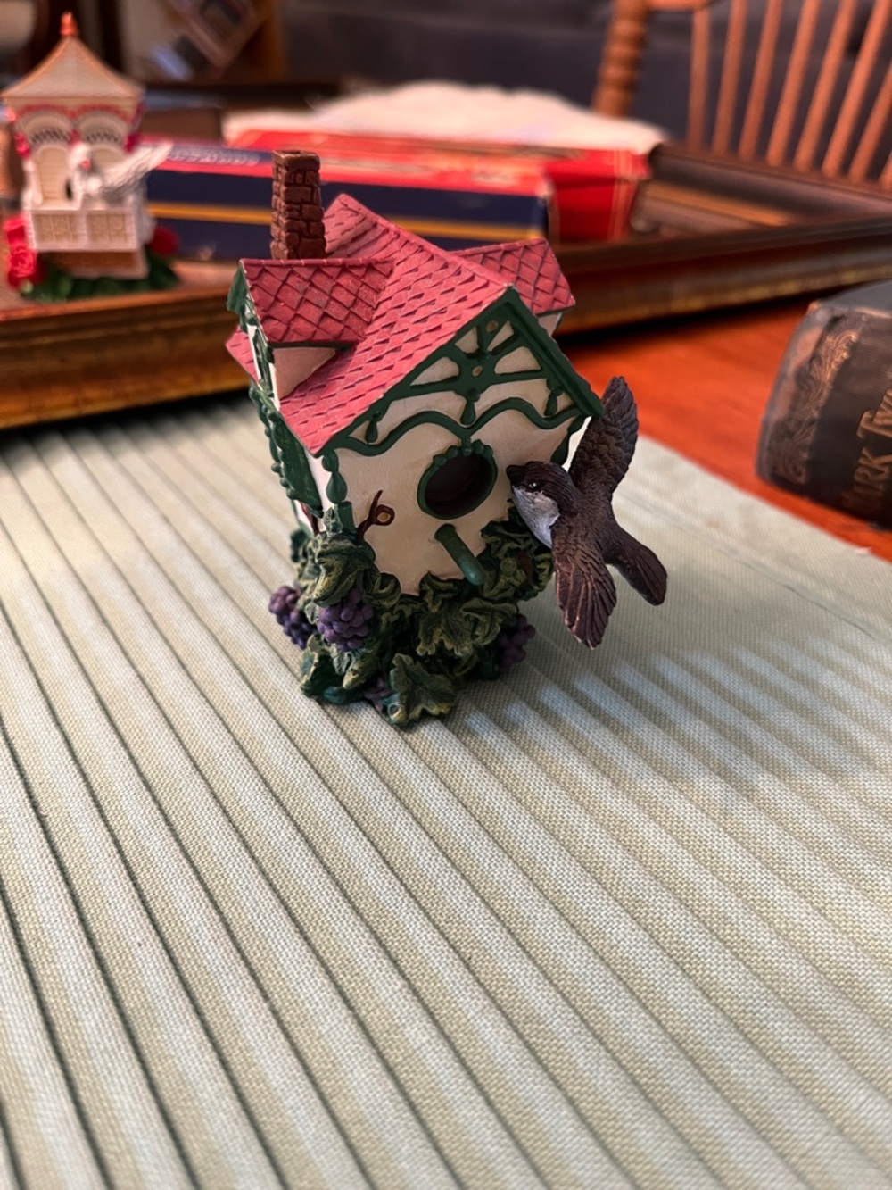 Bird House, Vineyard Villa, Hamilton Collection,1997